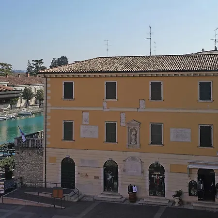 Apartment Peschieraloft Peschiera del Garda